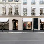 Chic Apartment On The Famous Shopping Rue Du Faubourg Saint-Honore Street