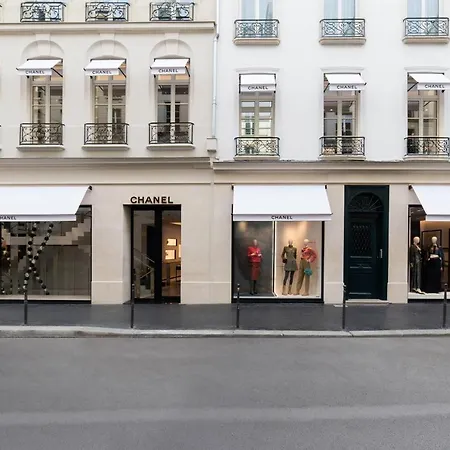 Chic On The Famous Shopping Rue Du Faubourg Saint-honoré Street Appartamento *